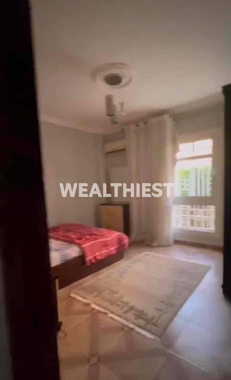 5 e67dd09b-be90-4441-8dc4-0a1d5e3fc200. jpg