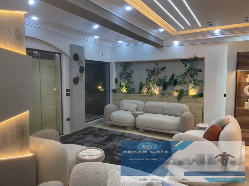 5 e8fe8b15-9941-40fe-8d43-85b0e32de760. jpg