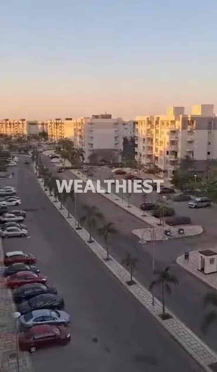 4 d0d77d5c-393f-48db-88a1-cd5c37693a4f. jpg