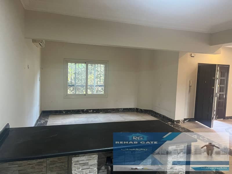 5 4d1d7096-fa0e-4346-834f-f43837f3d203. jpg