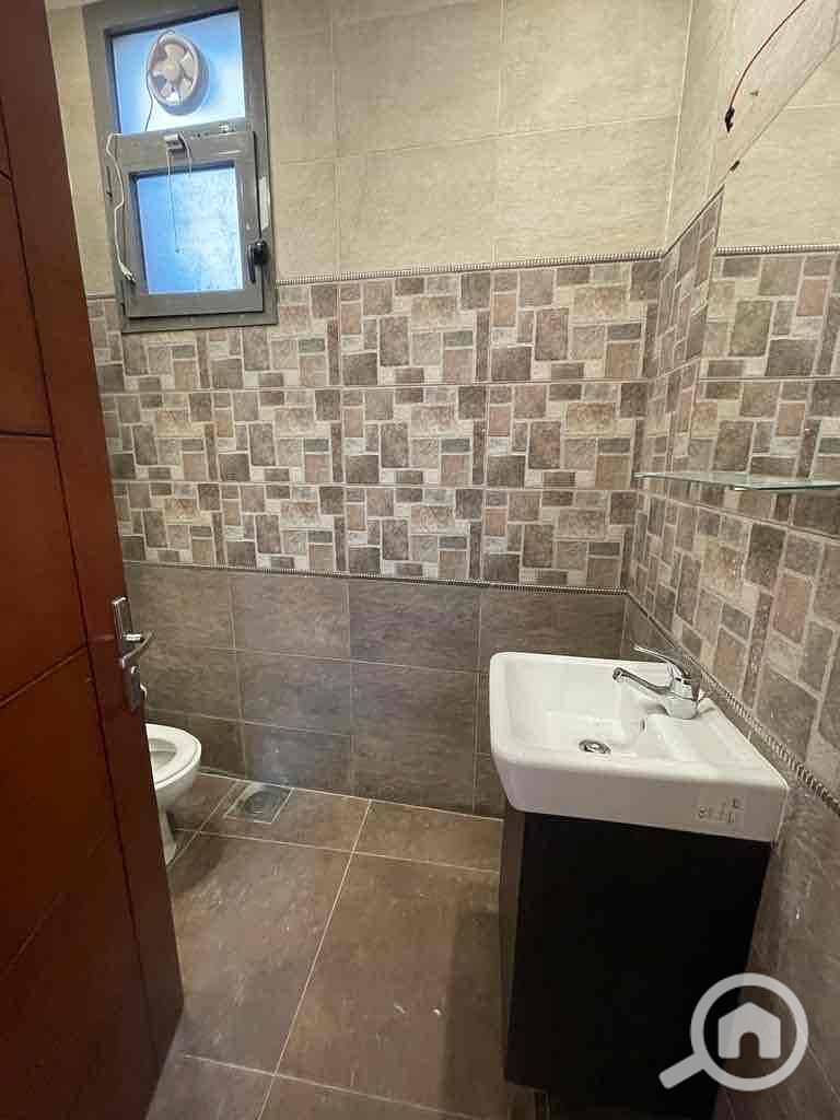 11 90a4fb1b-2422-4123-a06a-e41115fb7476. jpg