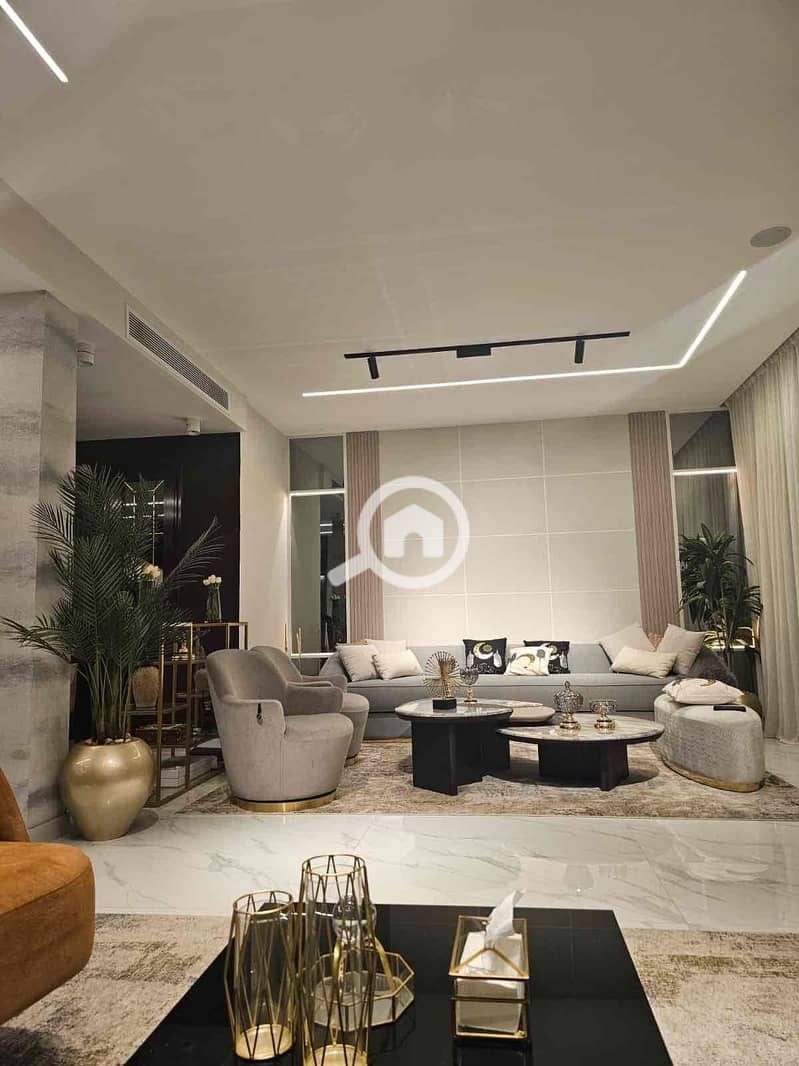 4 9204f5ea-3a15-455e-b588-e97acaf95933. jpg