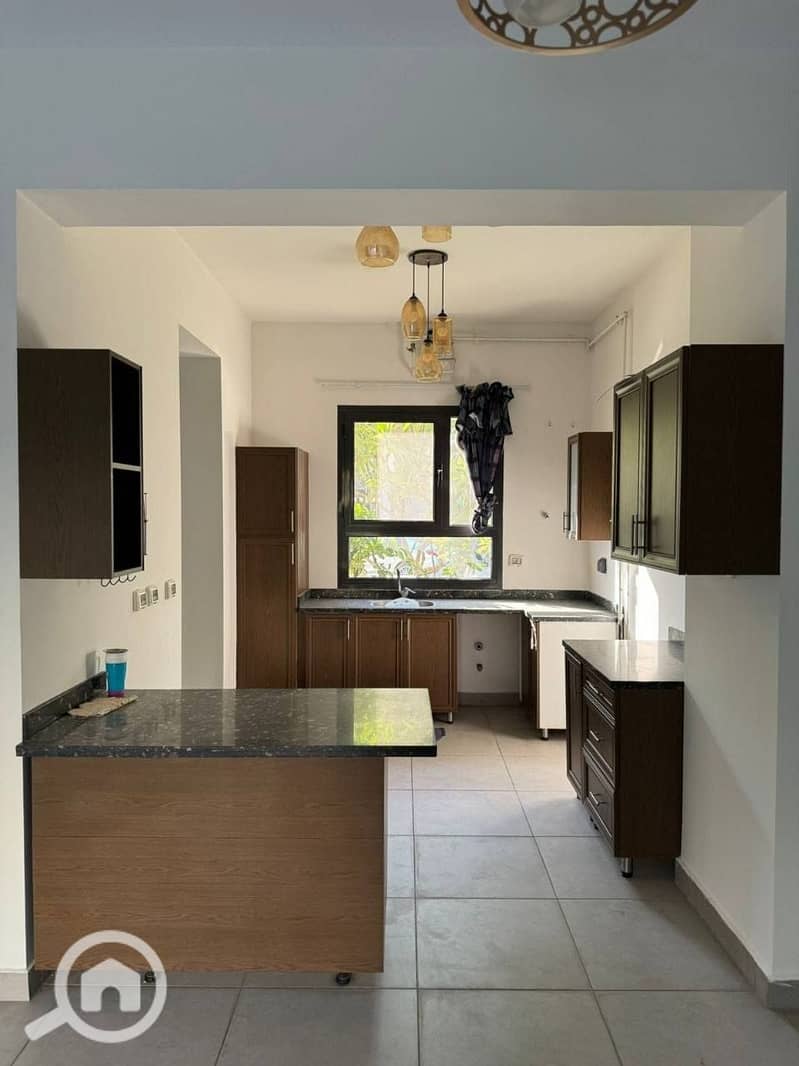 8 562436509_4298575070372607_4424598447273188885_n. jpg