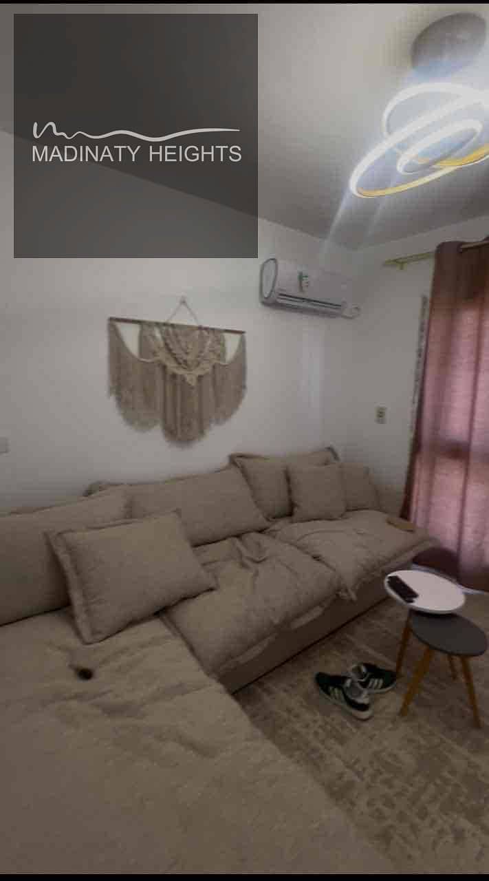 9 f7e2261b-25d7-4b9d-a8d5-0712ffa0dd15. jpg