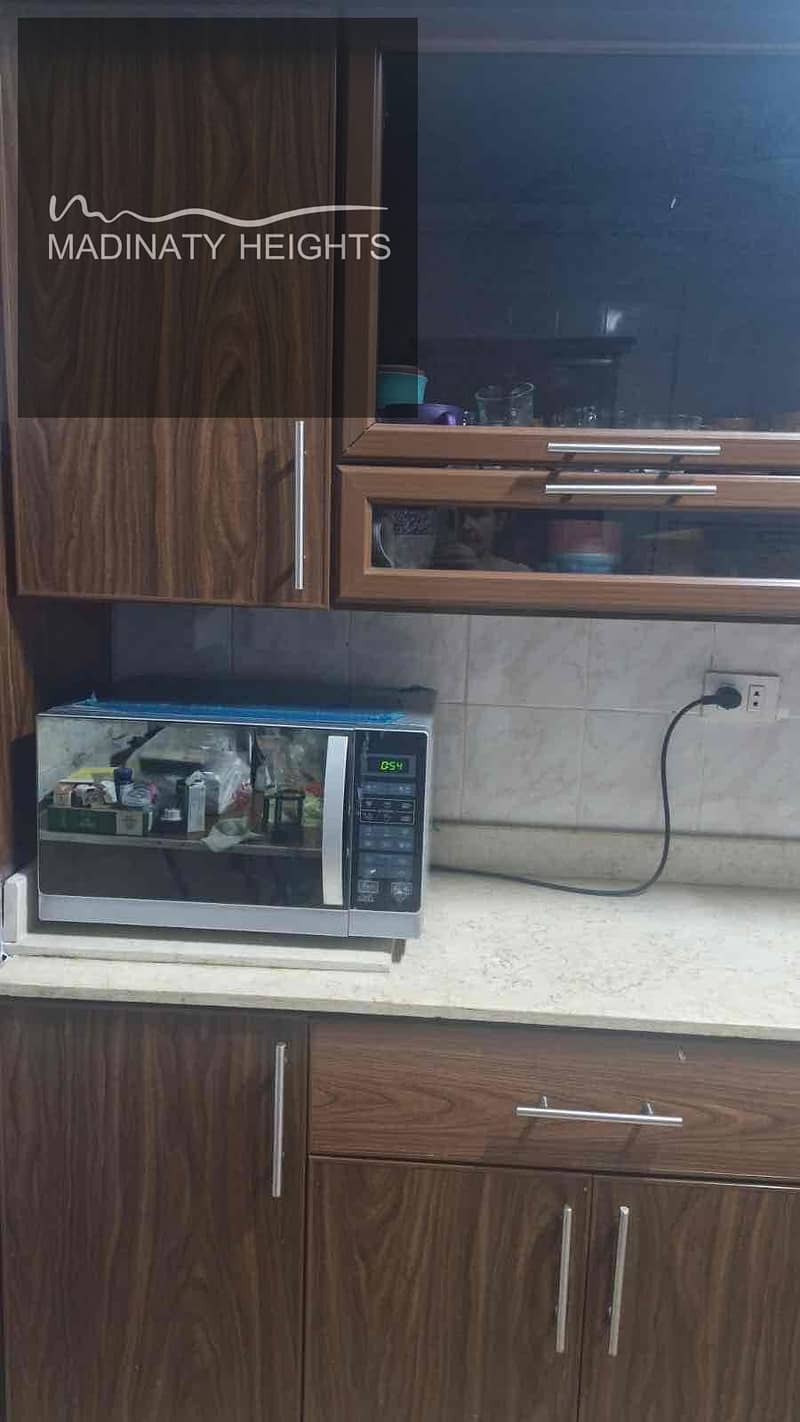 27 b7b67f24-fc46-49dc-8f6a-646a1f1e43c6. jpg