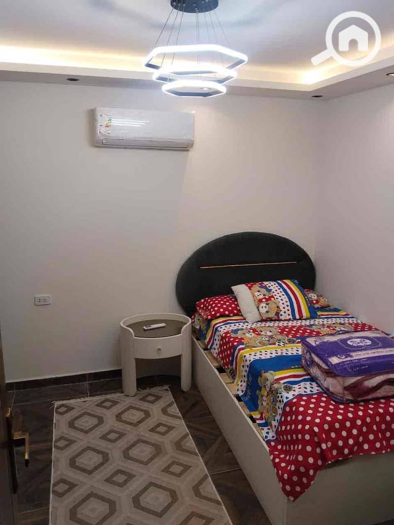 4 81b34d92-0f37-438f-8909-88dae4d85fee. jpg