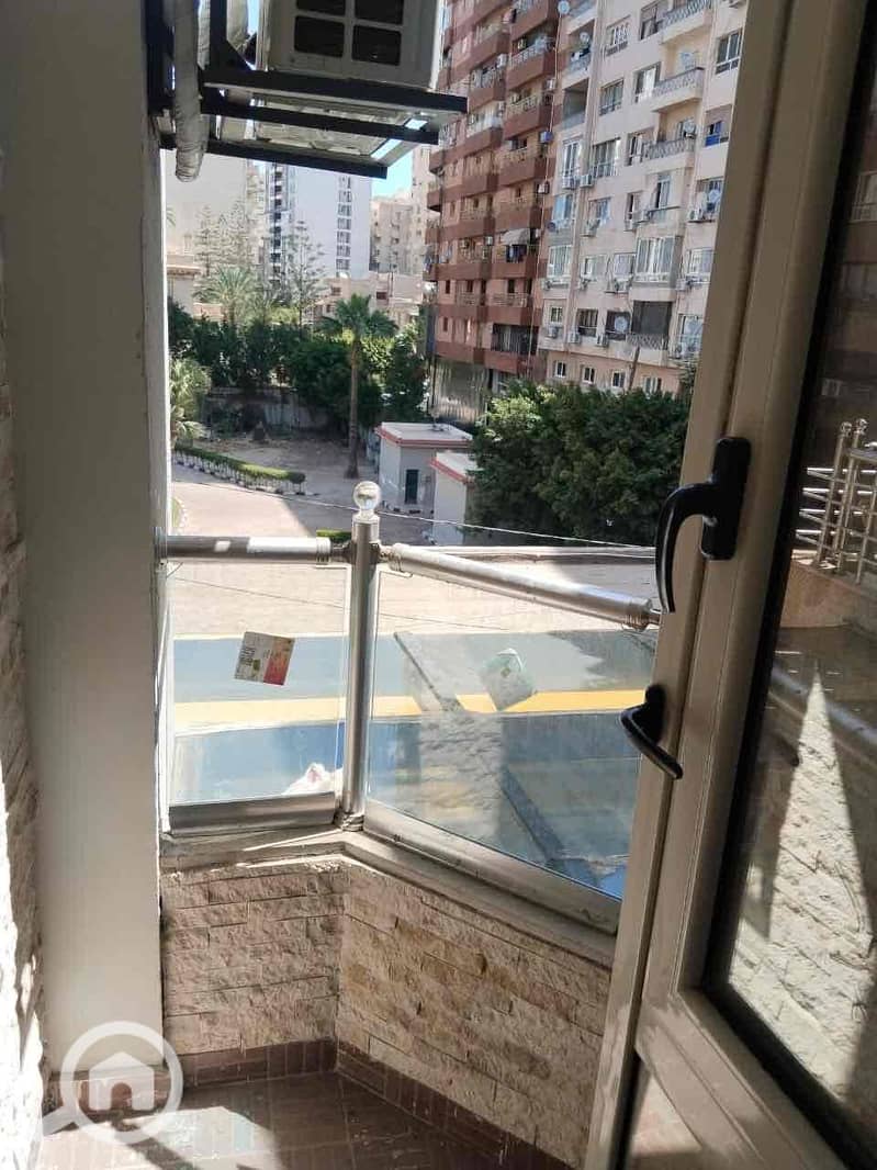 11 c2bdec57-a60f-45bd-be4f-d2c732e2a9aa. jpg