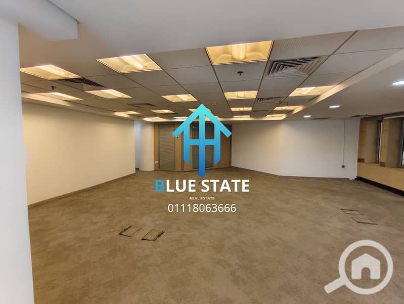 6 01118063666 (3). png