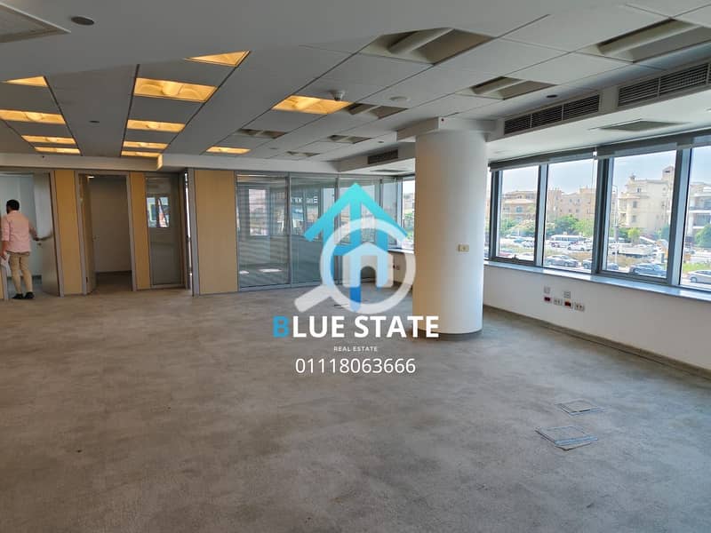 7 01118063666 (2). png