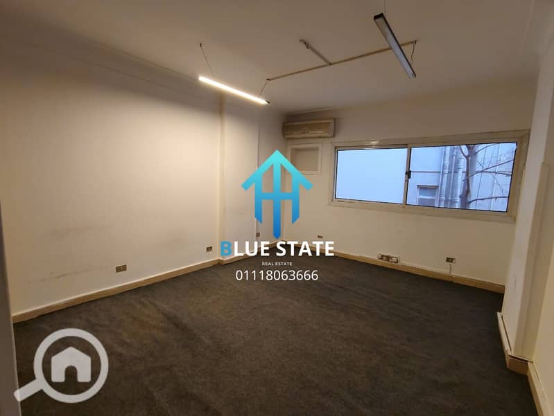 2 01118063666 (11). png