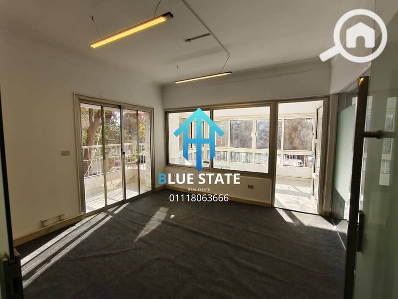 5 01118063666 (20). png