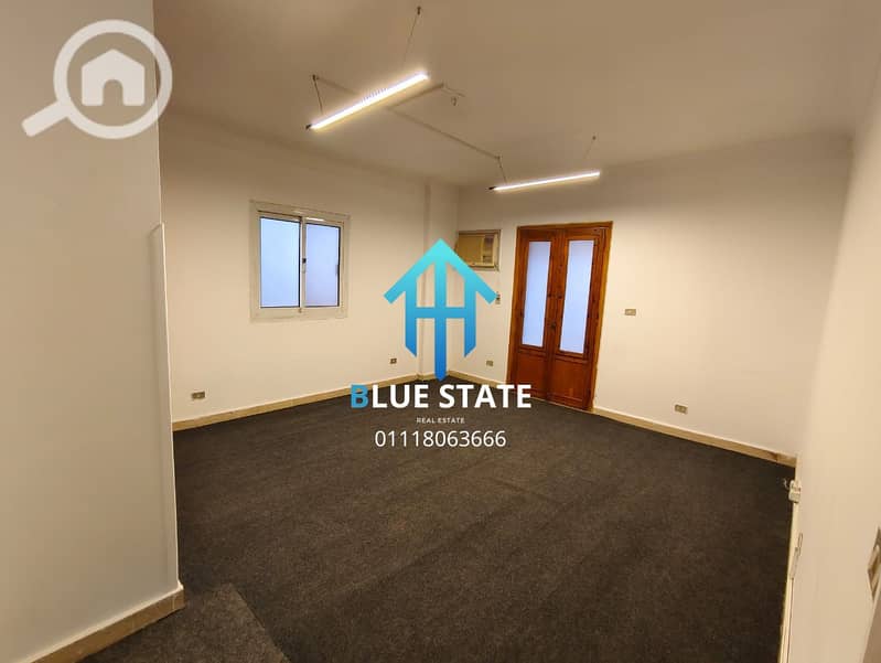 6 01118063666 (8). png