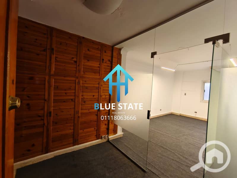 8 01118063666 (9). png