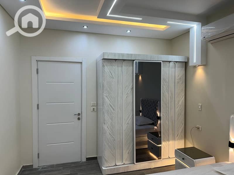 10 98a30686-880b-43c9-9e8a-dfa3714ca495. jpg