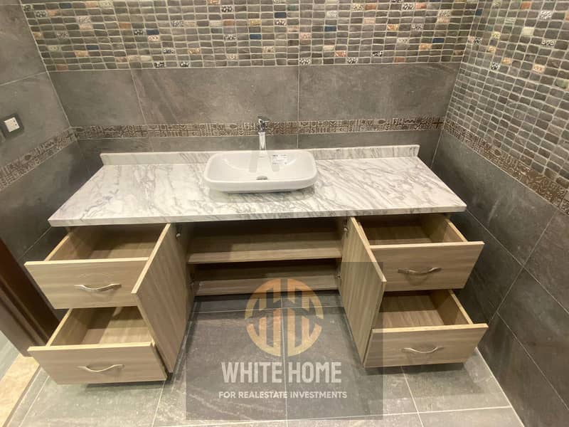 8 4efed07b-565a-4c41-8373-c4e72ff03334. jpeg