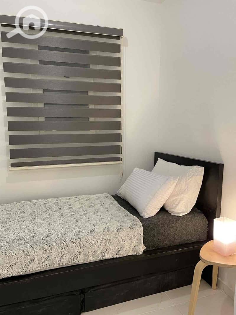 5 f0c272eb-8a23-4342-aac4-6e7fd00df88c. jpg