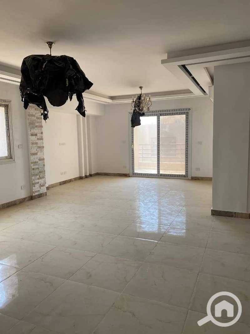 4 0f08f0fe-b1c9-438d-986d-e70390d6c249. jpg