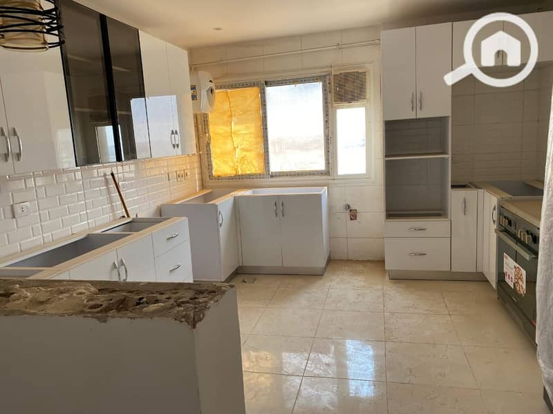 6 2414a8db-19ca-4f92-a278-3656ee05abd0. jpg