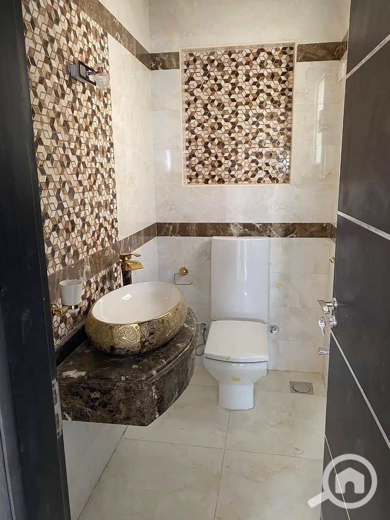 9 ca210a4f-2d8f-4eaf-88a3-93c761f9c618. jpg