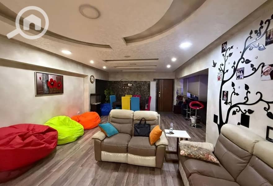 5 7986d7df2f004220959d7926544a90c1. jpg