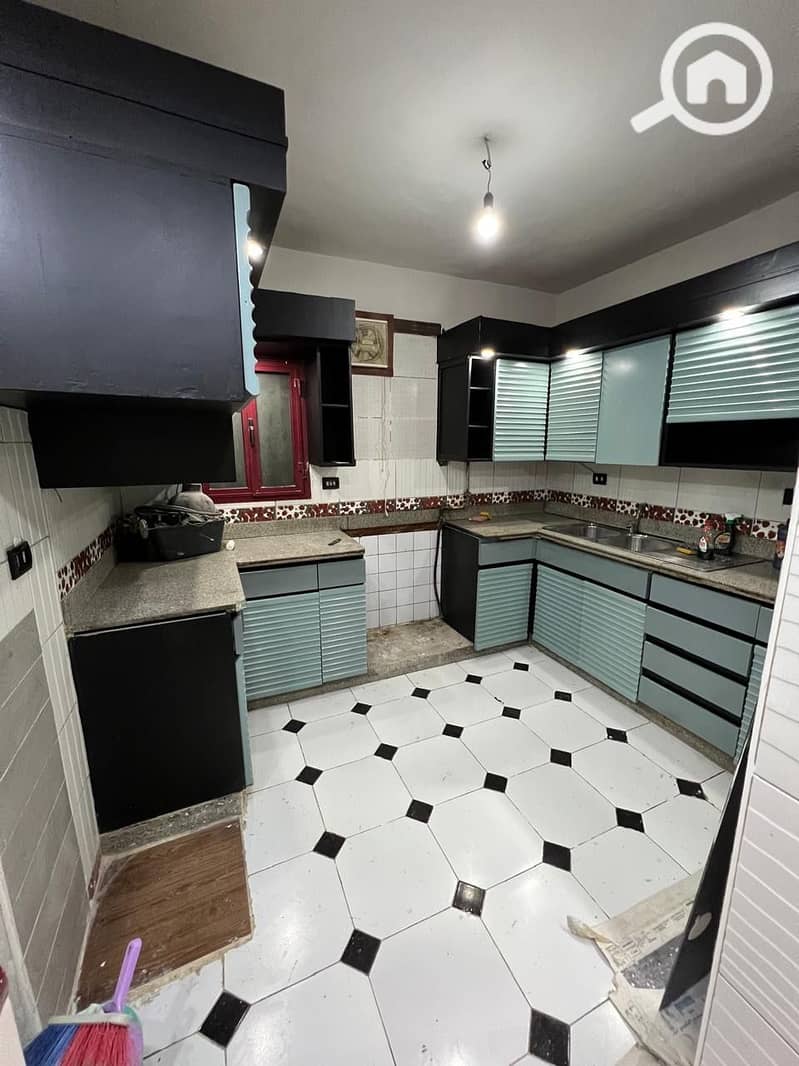 8 8b08eb06-5fc2-4f51-9a4f-70f31a6f205b. jpeg