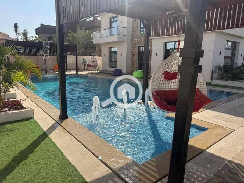 2 a4e29d29-abea-4c51-ad18-09237d274a94. jpg