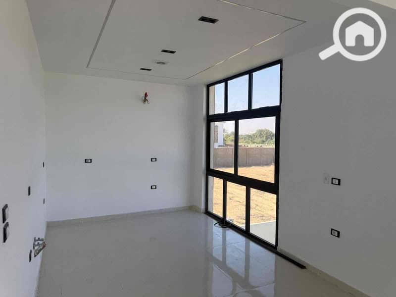 13 be95f31e-3eeb-4628-a333-237a4a5a788e. jpg