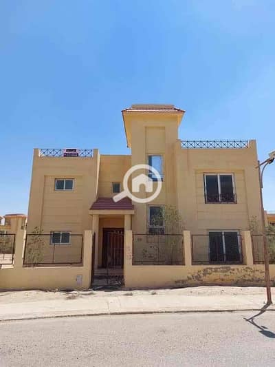 4 Bedroom Villa for Sale in 6th of October, Giza - d47ac0f1-f783-43ad-a031-5fca67ac52b0. jpg
