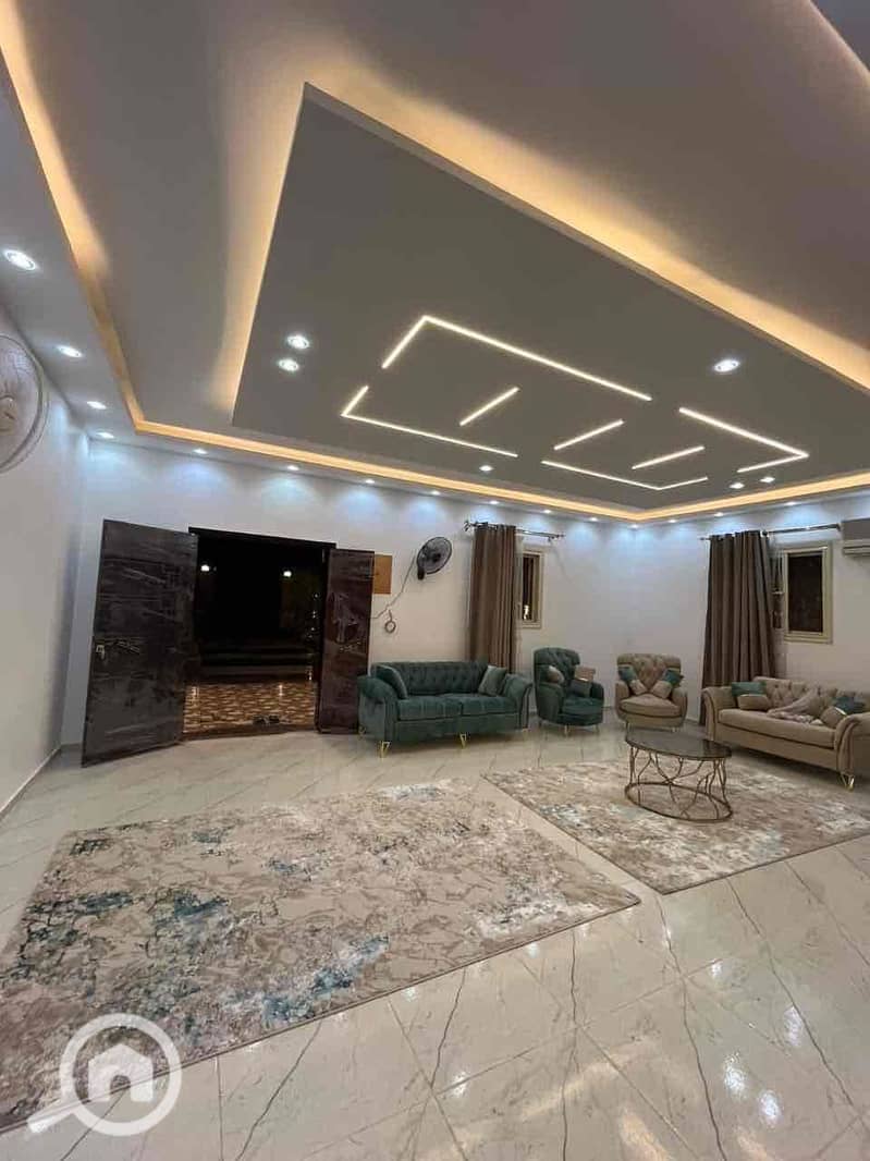 10 4bd0048b-dfae-4669-8765-e9f534589492. jpg