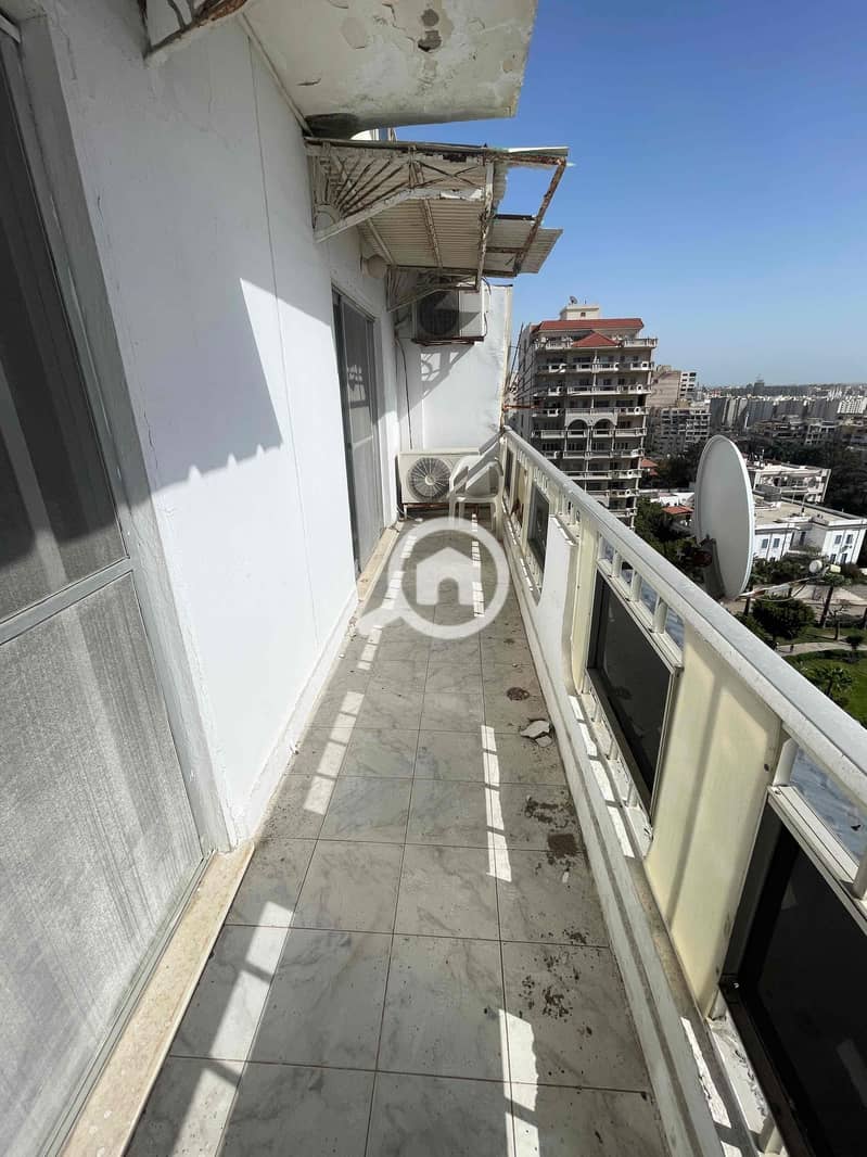 22 91f2abcc-51dc-49d2-96d4-3528024ba6dd. jpg