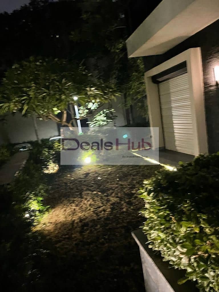 2 afe77e83-96f0-4e9f-bc3a-faaedf2c3da4. jpg