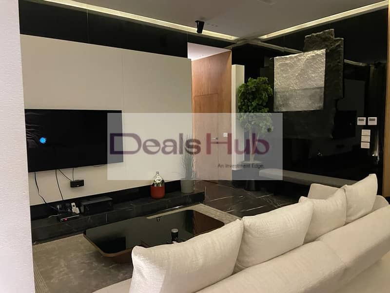 4 65c9c093-3e0e-4d37-a4e4-1519211a0c86. jpg