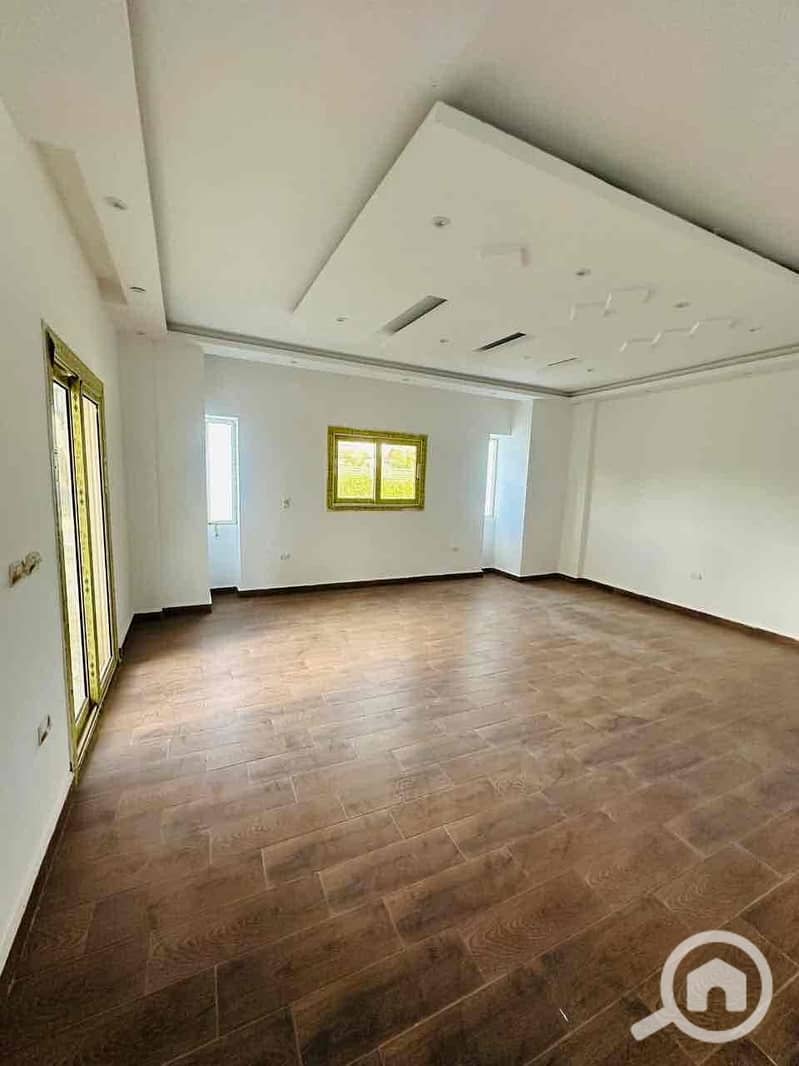 14 23af28f3-4f3e-4a1e-9840-1dad6ac4be37. jpg