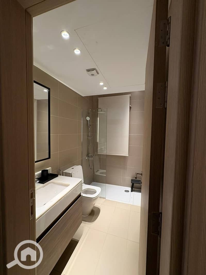 11 76989ca6-bf62-484c-9832-d7a82b74249f. jpg