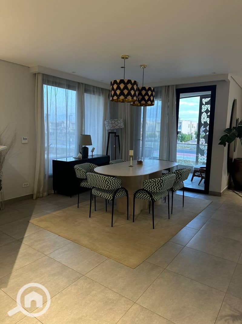 8 5bc97d18-f12b-4a70-a5c0-00a8c88e7c15. jpg