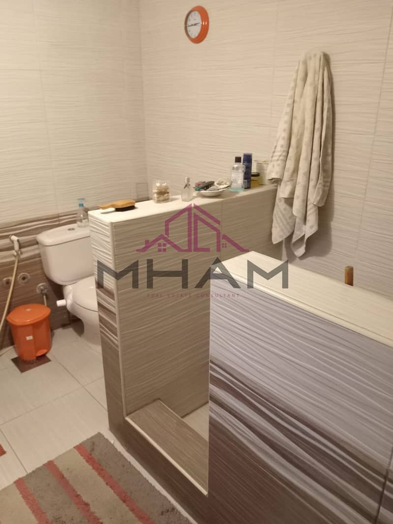 4 photo_5850644699209731014_y. jpg