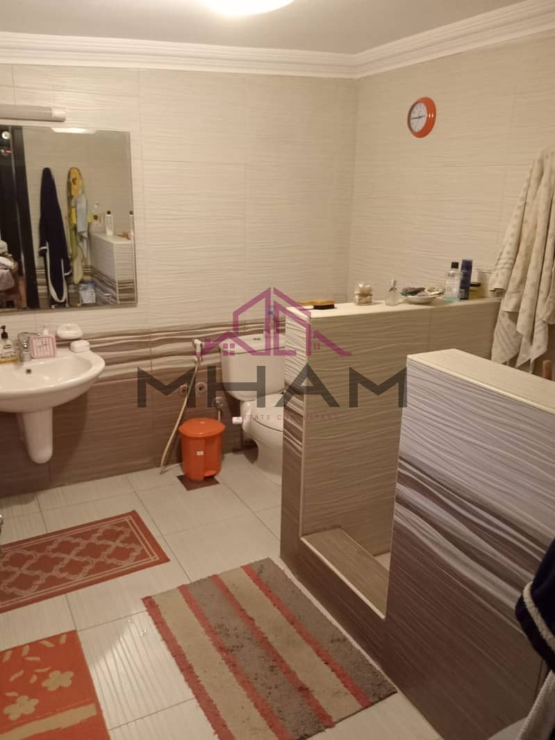 8 photo_5850644699209731020_y. jpg