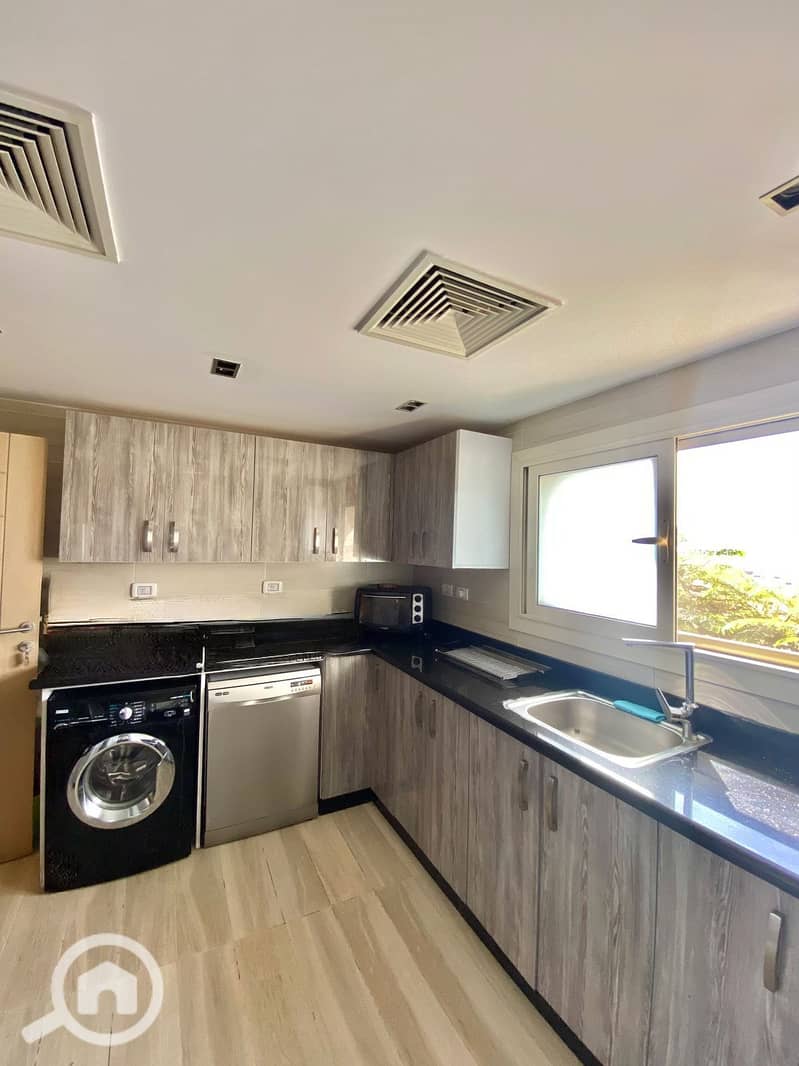 9 4d379465-ac66-45cf-8cb6-7a359d0d3854. jpeg