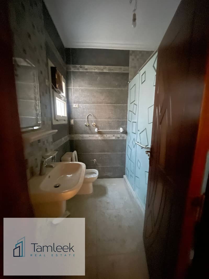 3 WhatsApp Image 2025-11-09 at 16.19. 12_44326868. jpg