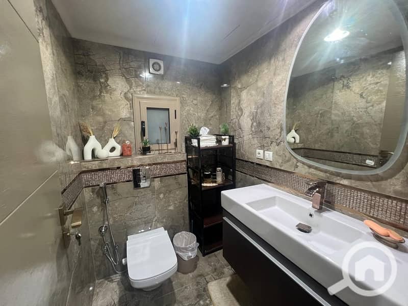 11 1c2f4324-b94f-4844-a703-876394d7d68b. jpg