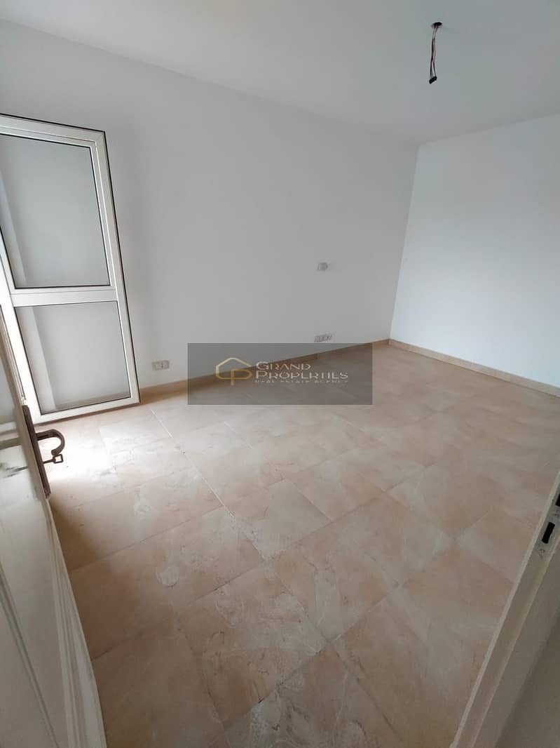 4 f70be000-cda0-42b8-80ee-d2386692439d. jpg