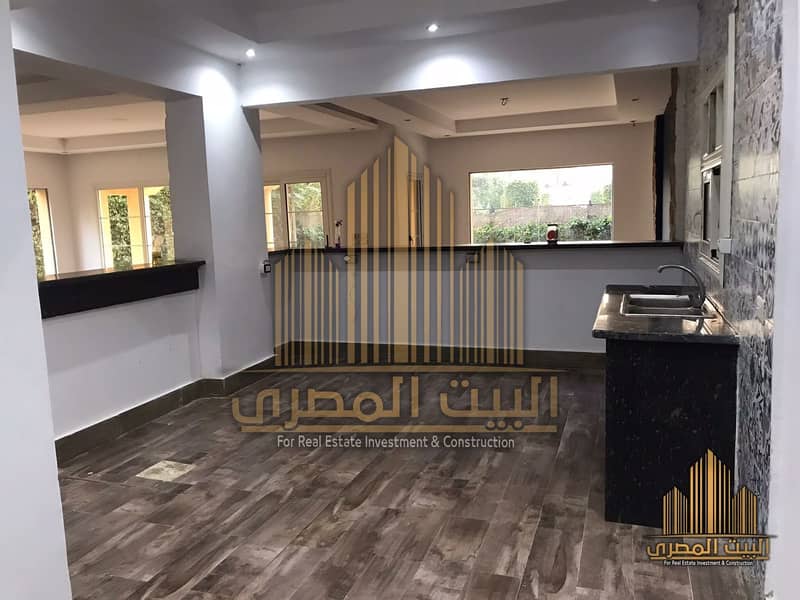 18 U483838 (44). jpg