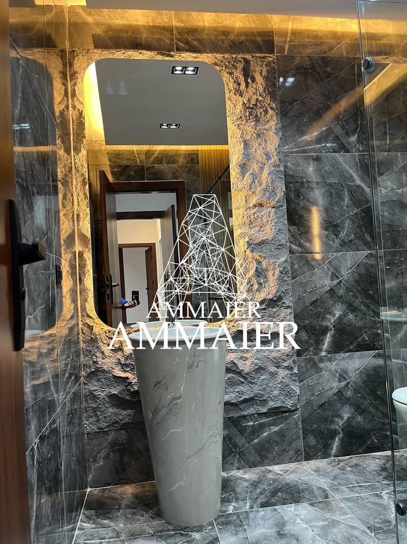 10 b4672e62-745a-495f-adda-e5bb6f8a7e77. jpg