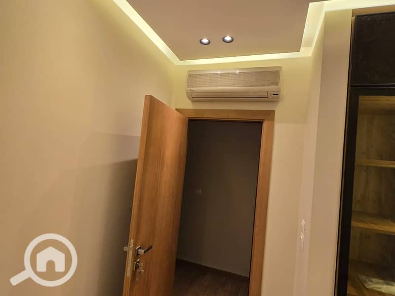 10 WhatsApp Image 2025-10-28 at 01.30. 43 (2). jpeg