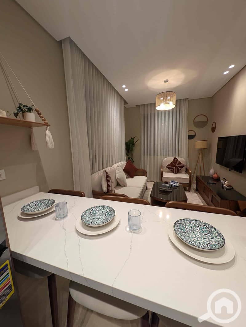 2 bb055b12-866b-45fb-85c9-a9167e641585. jpg