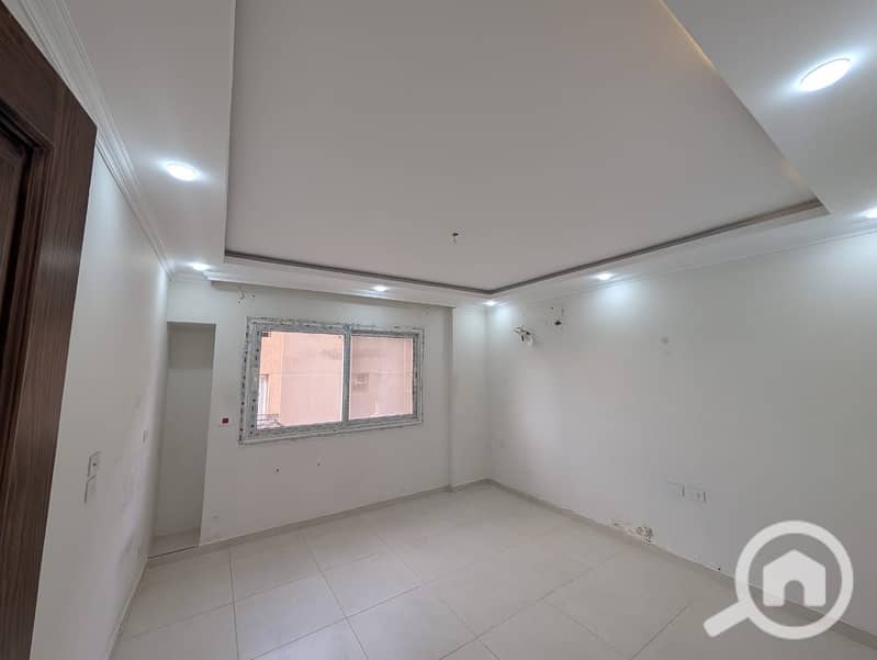 4 4ee636fb-e557-4a2c-ad2f-280faa82bf00. jpeg