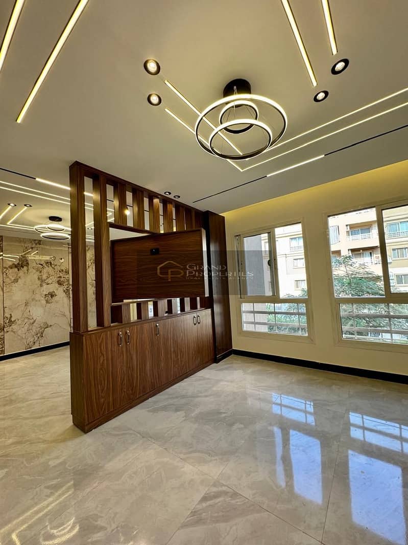 8 590072787_122156744402412637_3484114782246853122_n. jpg