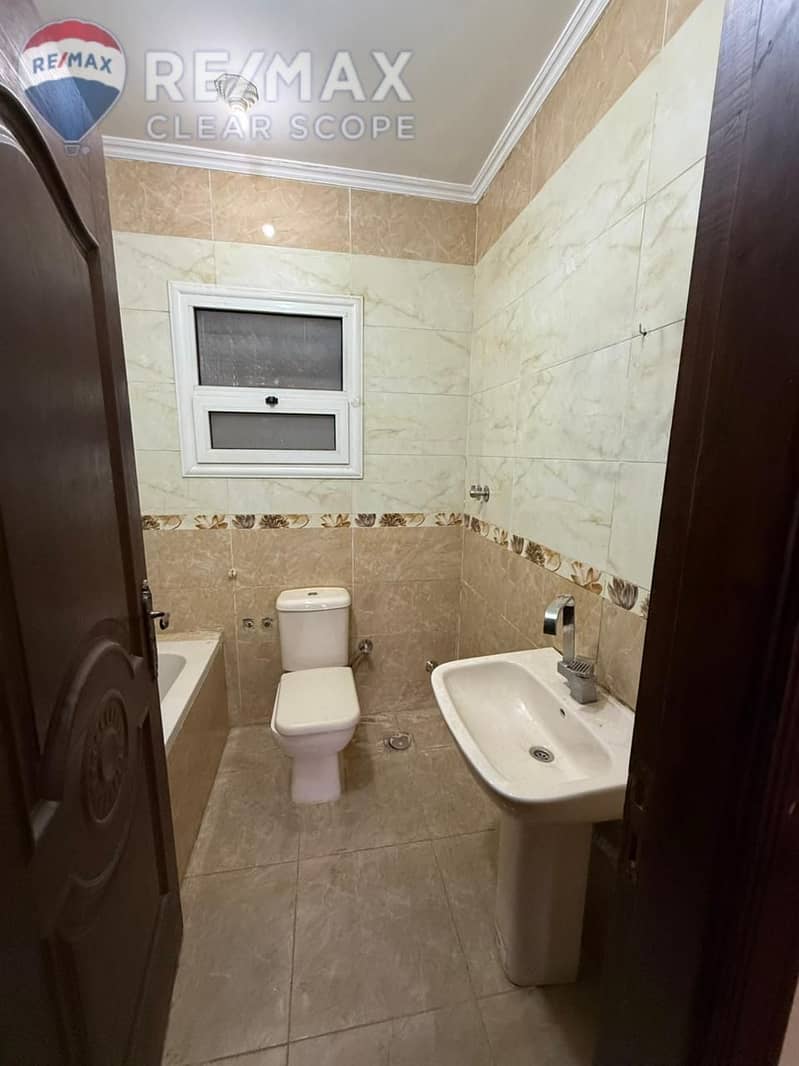 13 b9b52e21-2c4f-4c1b-9117-989fde37824c. jpeg