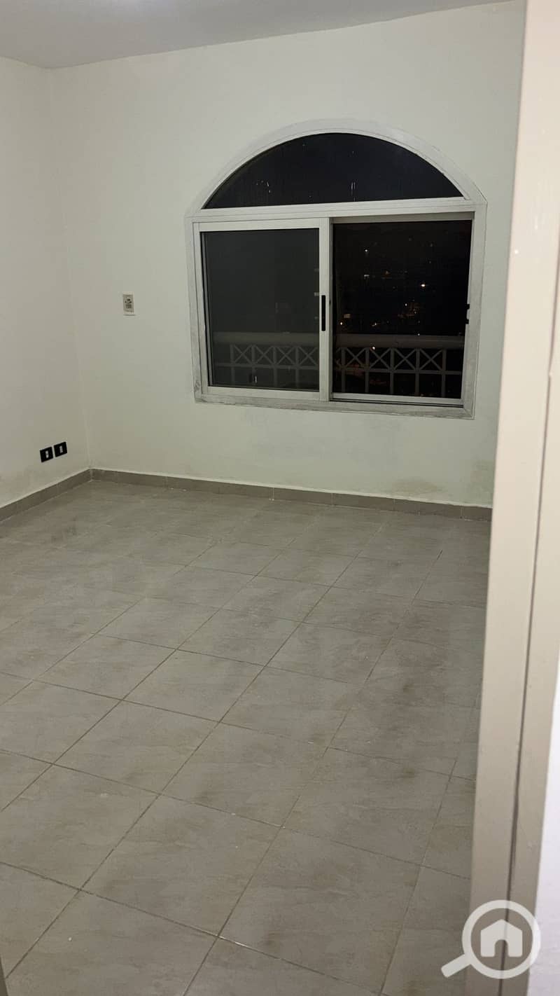 10 e8d2f11b-31fc-4d8c-bf18-1cc99a2d0d37. jpeg