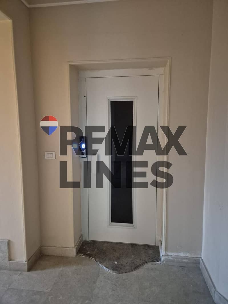 17 63adfe5a-e5de-419e-b863-eddc8bf4a698. jpg